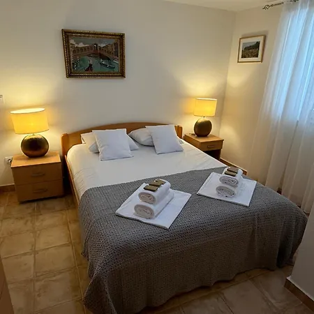 Vero 4* Pučišća