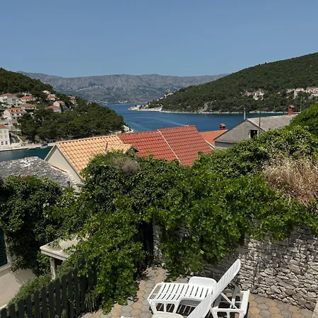 Vero 4* Pučišća